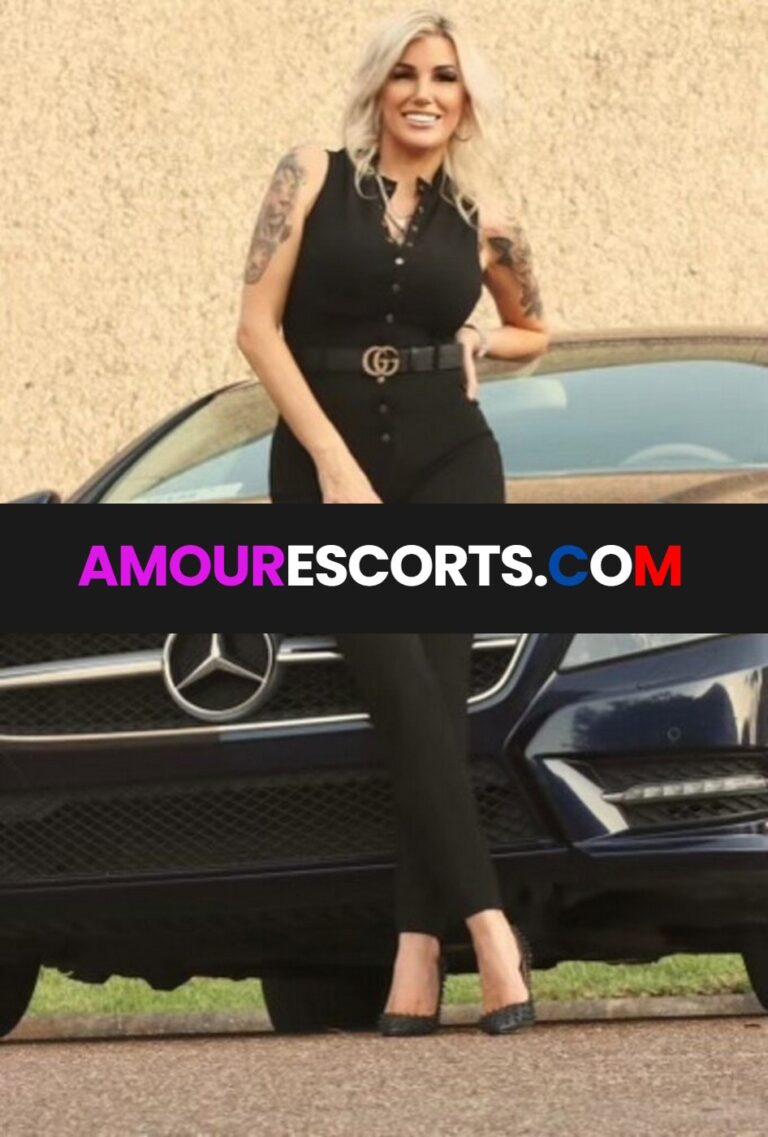 Sexy Divorcee Diana