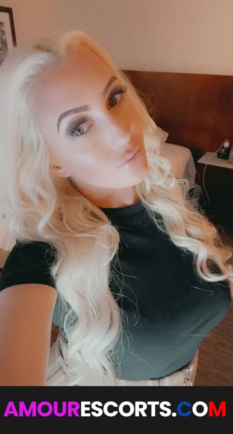 VIP Holly