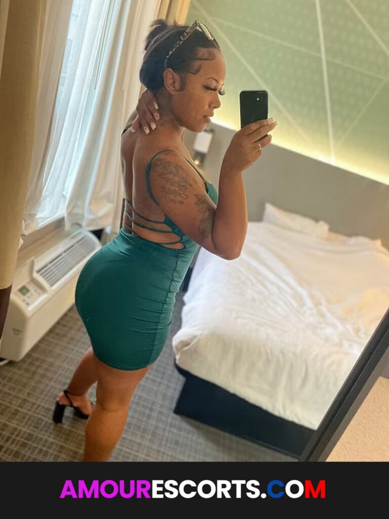 Bella Baee