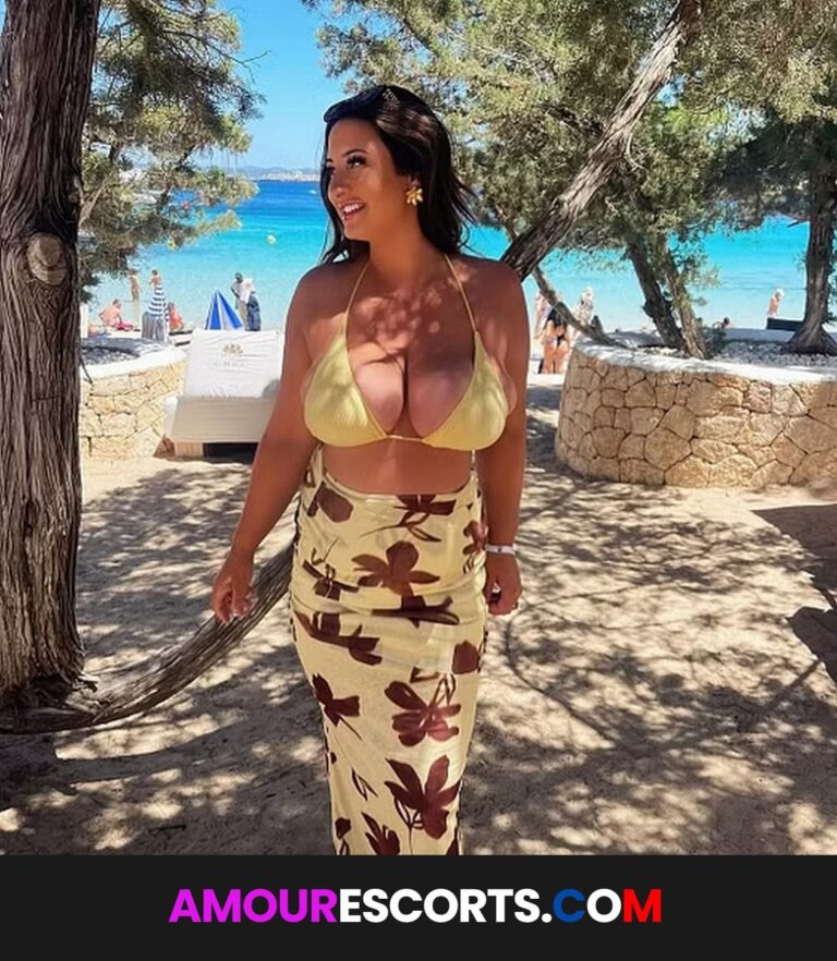 Busty neighbor Mia