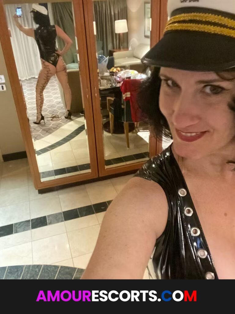 Holli Wood