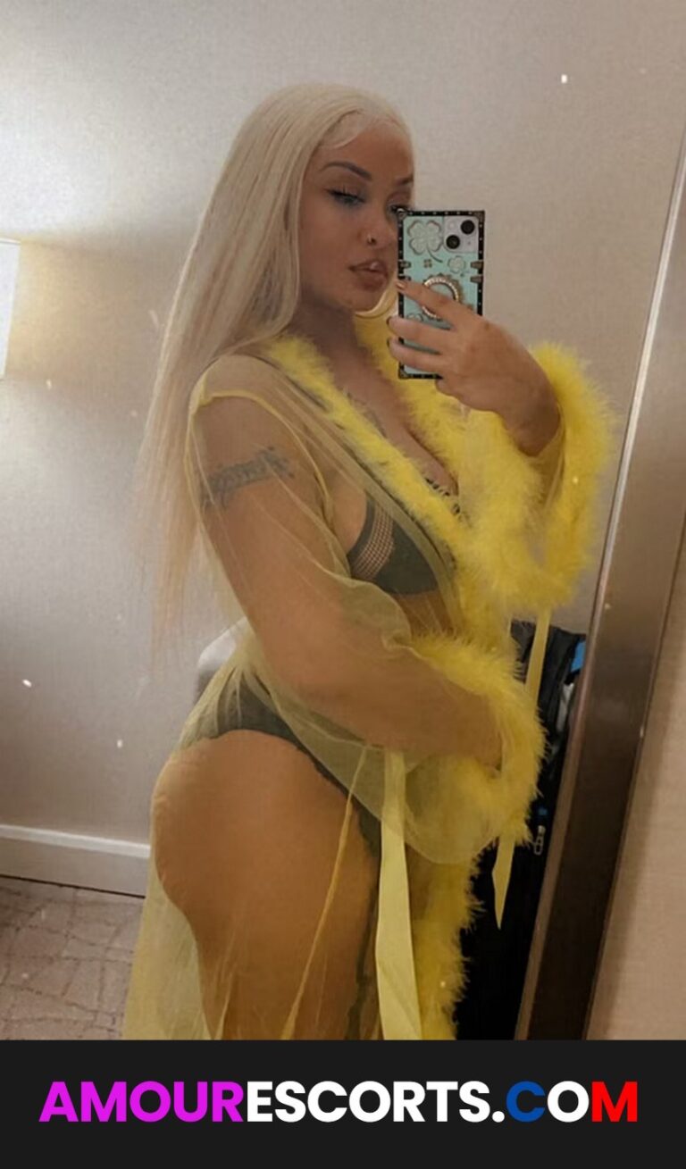Daniella Amour