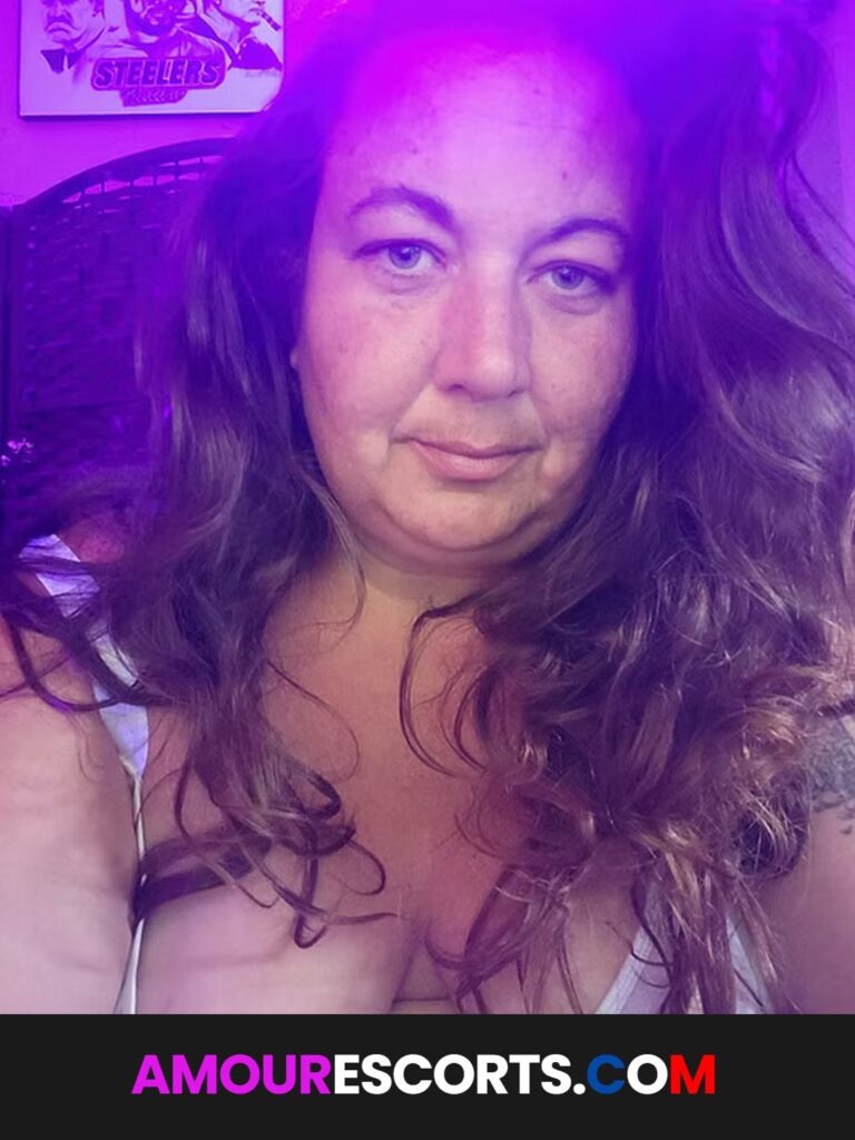Mistress Sara Rae