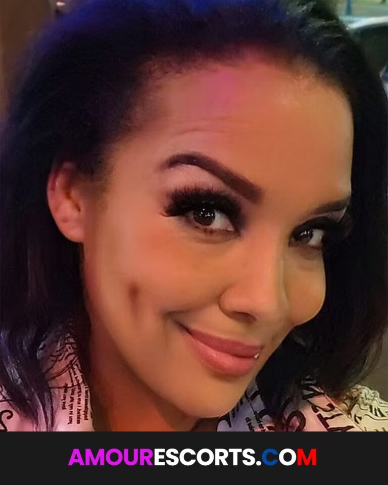 Ms Ashlie M DeLaRue