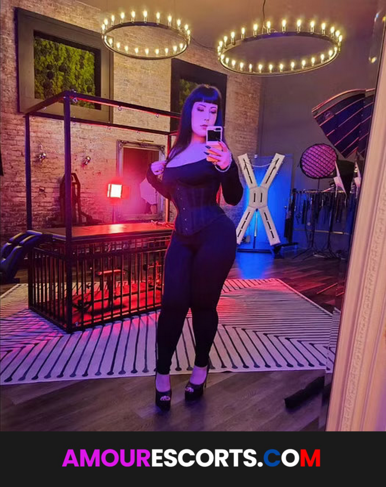 Mistress Mina Midnight Hour