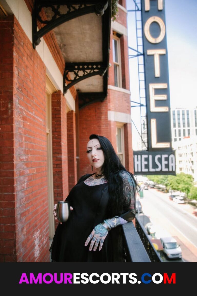 Luna Dahlia
