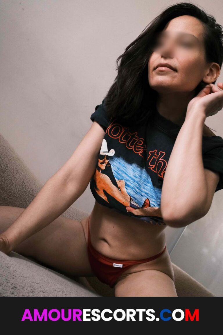 Niomi Nova