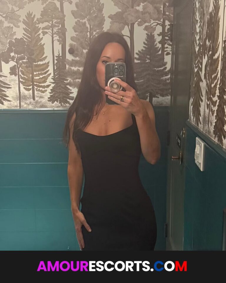 Cassandra Amore