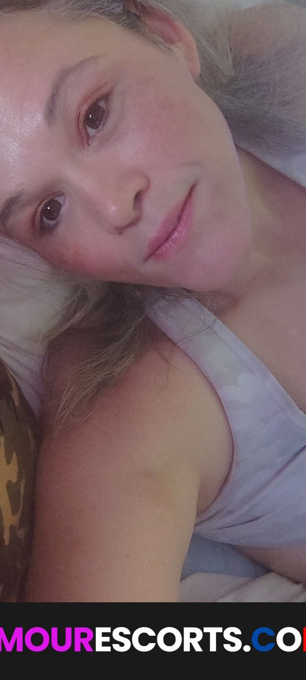 Sweet Discreet BBW Available Now
