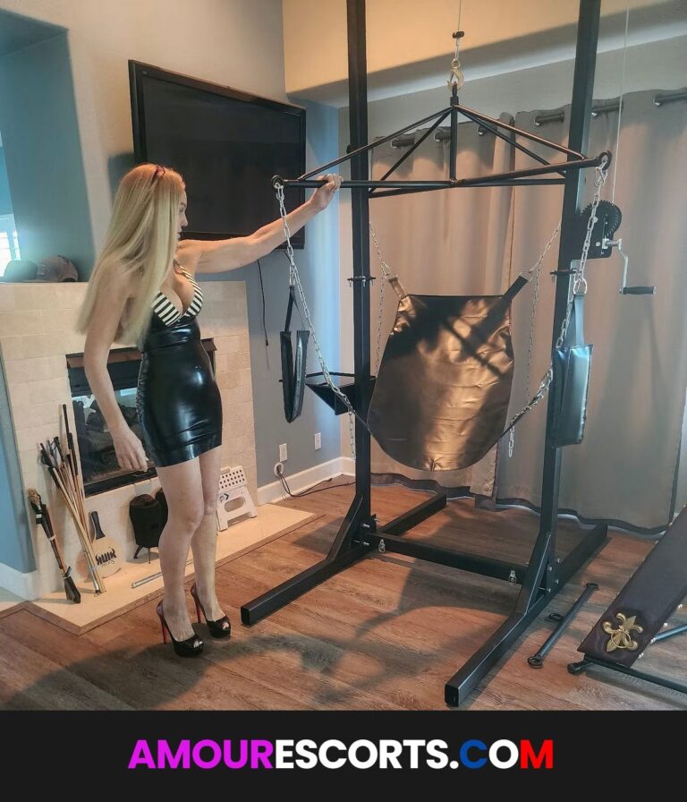 DOMINANT MISTRESS