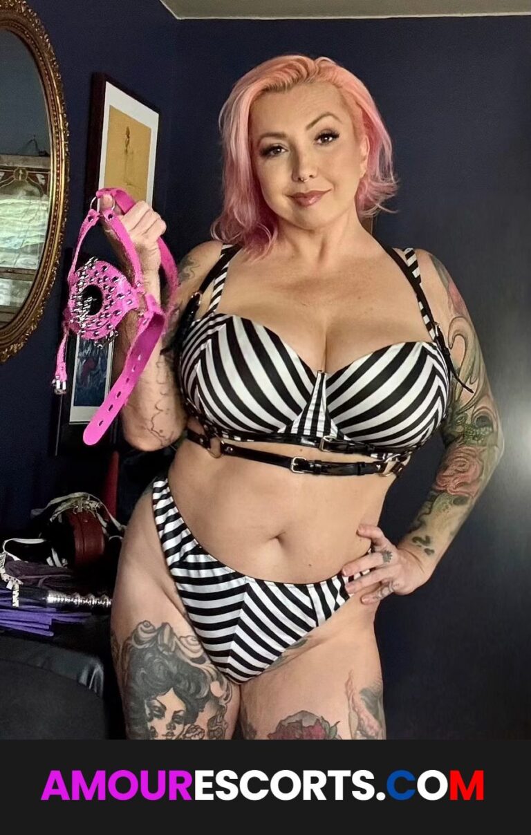 Goddess Roxanne Wren