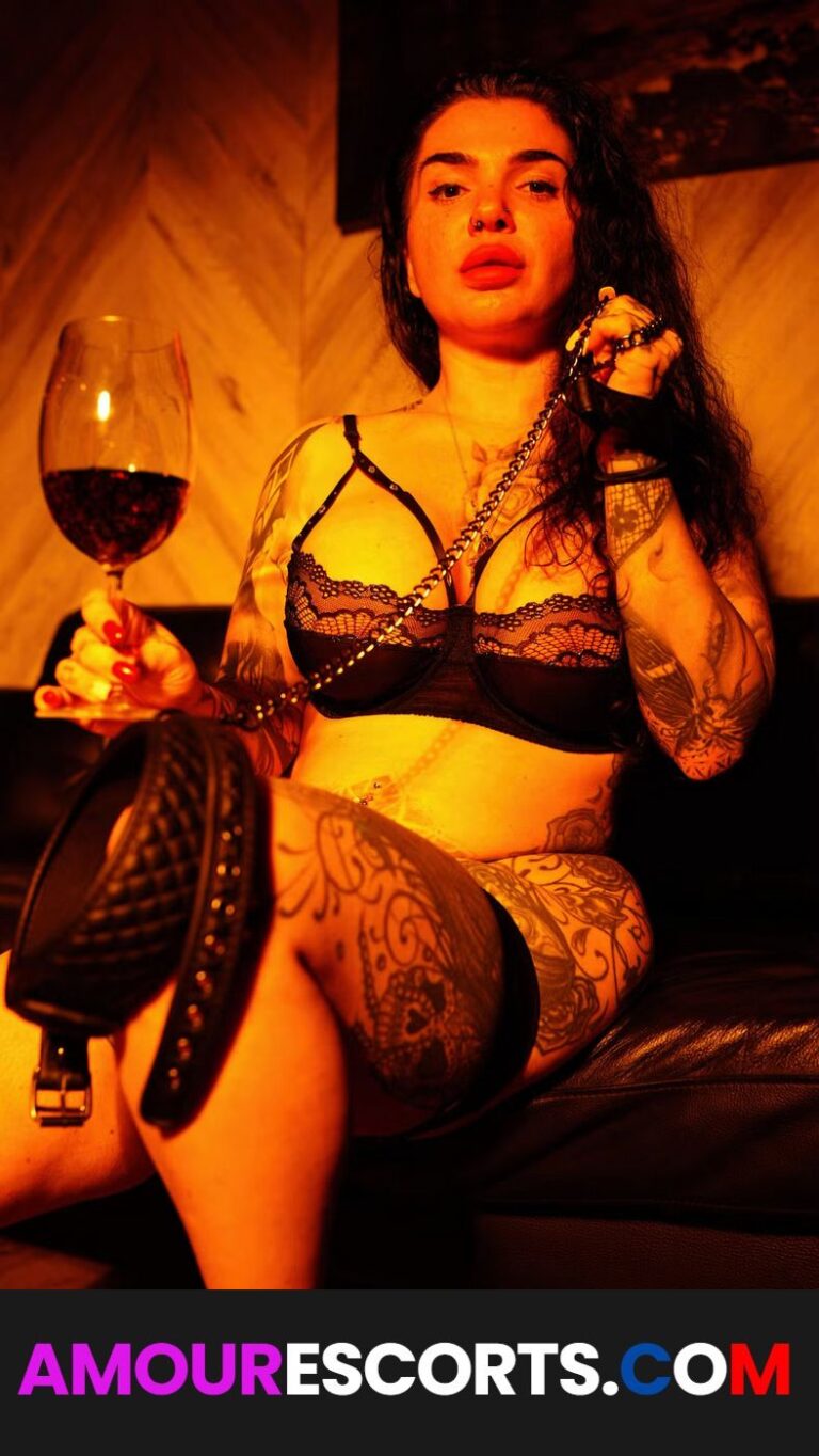 Mistress Layla Lux