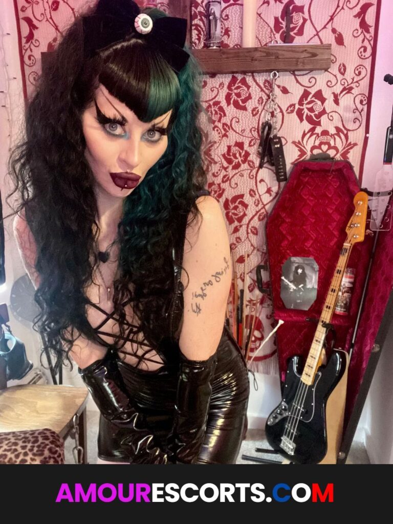 Elura Savage